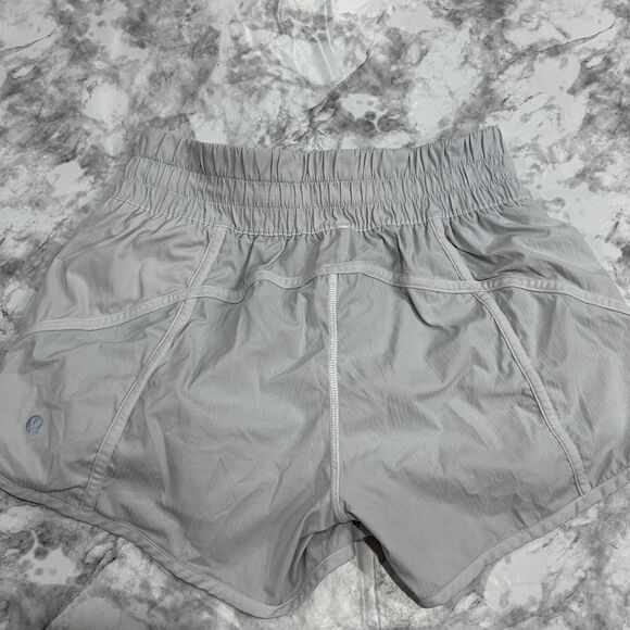 Lululemon Tracker Low Rise Short 4” - Picture 2 of 3